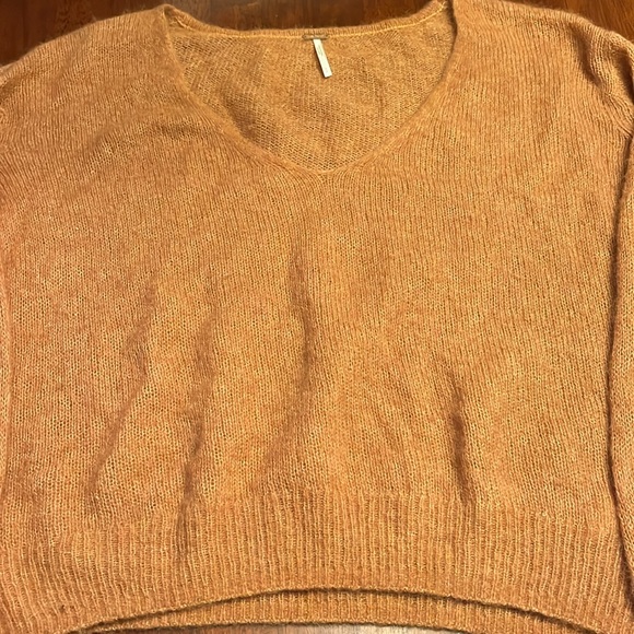 Free People Rust Color Soft Fuzzy Sweater pullover size SMALL - Picture 2 of 8